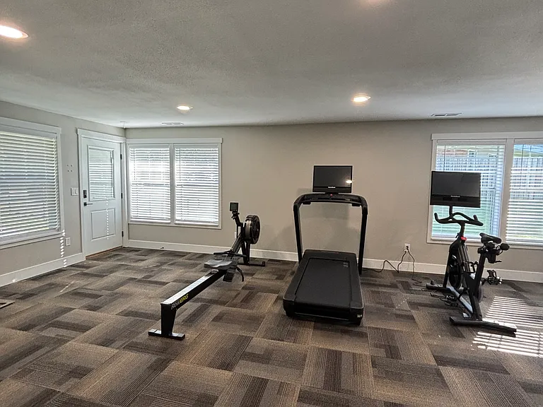 Chambers Crest Apartments — Photo 13