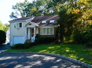 293A Brooklake Rd, Florham Park, NJ 07932