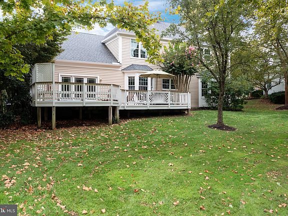 3rd image of 7906 Hollington Pl
