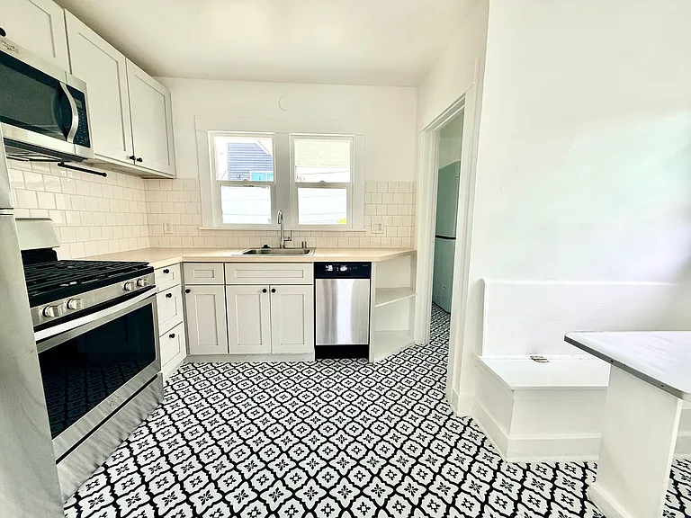 2471 W Ave 32 — Photo 34