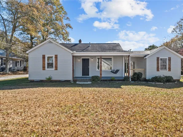 113 Robinson Ave, Easley, SC 29640
