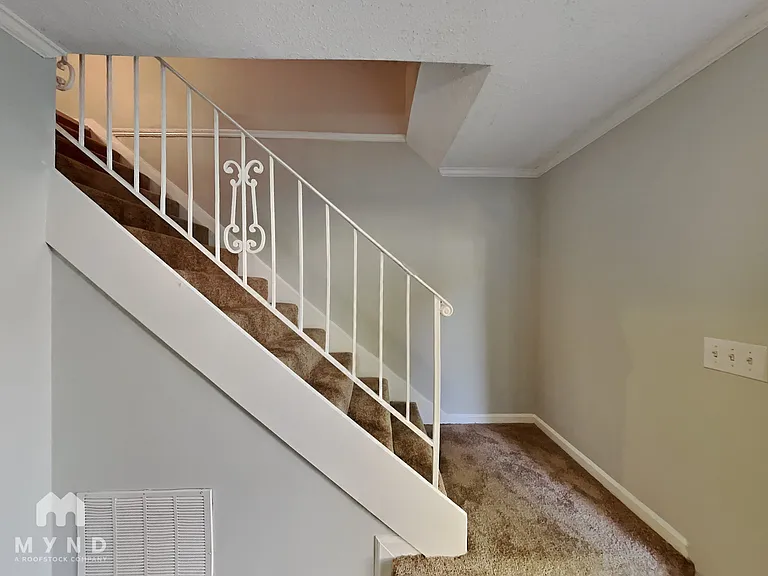 1438 Cabin Hill Rd — Photo 7
