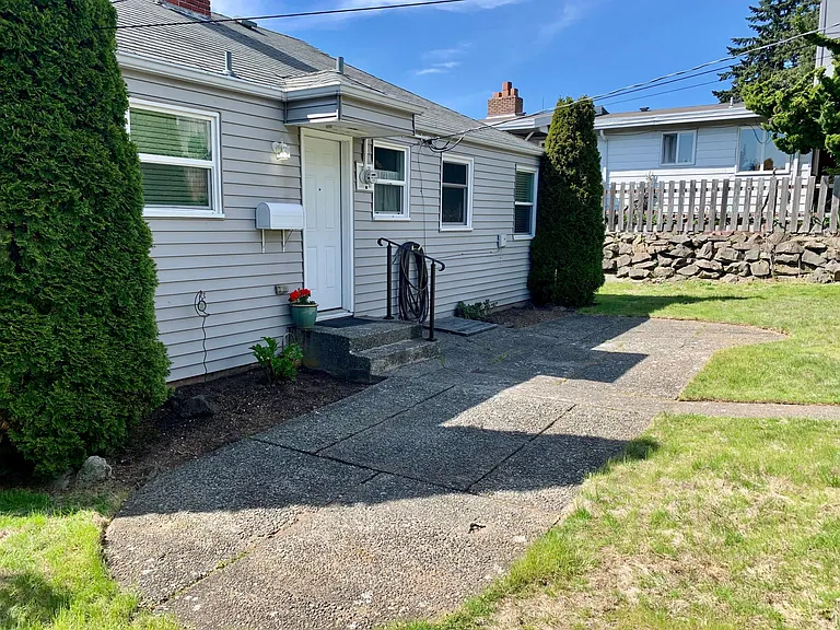 3838 46th Ave SW — Photo 32