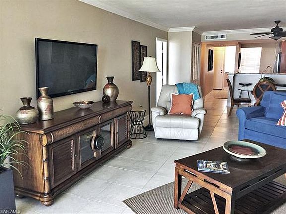 5th image of 440 Seaview Ct APT 1801