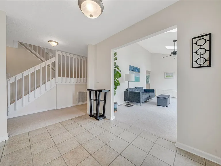 504 Cedar Orchard Dr W — Photo 2