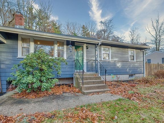 4th image of 326 Massapoag Ave