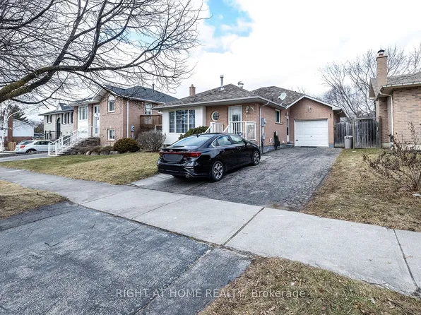 204 Johnson Ave, Whitby, ON L1N 9B3