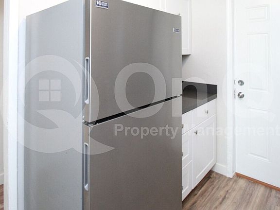 5th image of 10839 N 15th Ave #1A