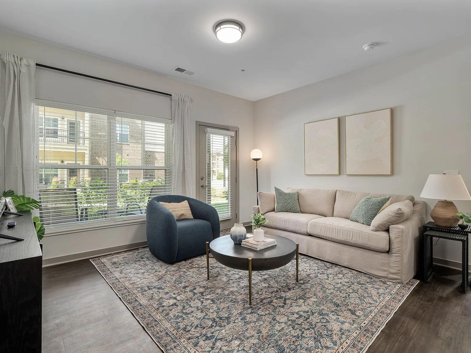 2 bed, 954 sqft, $5,970 — Photo 2