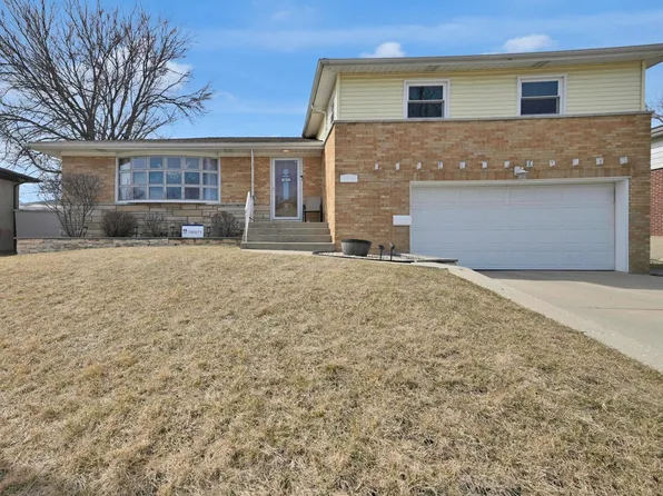 1520 Grant Ave, Melrose Park, IL 60160