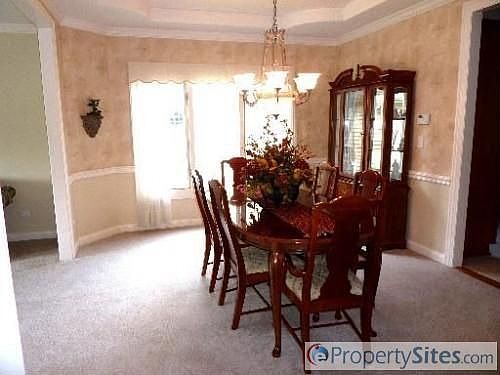 3rd image of 2211 Hillsboro Ln
