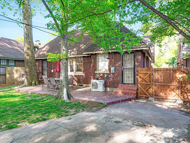920 N Barksdale St — Photo 29