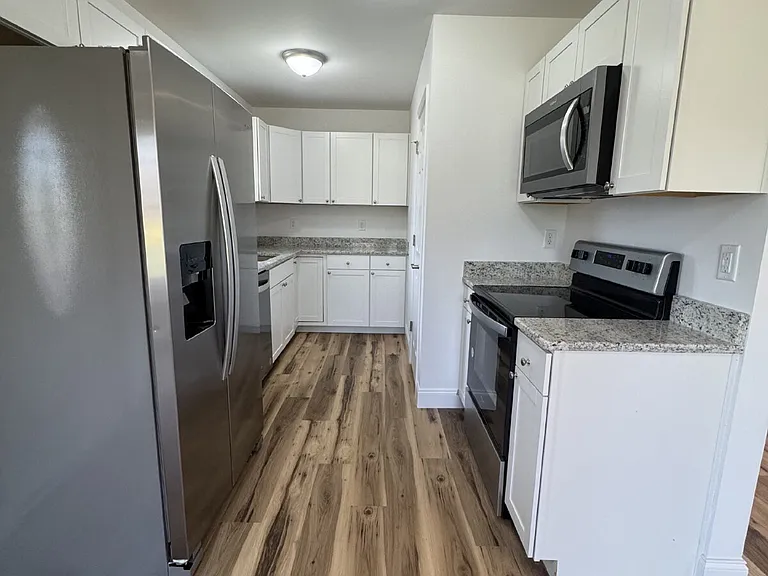 380 Quinn Hill Ln — Photo 4