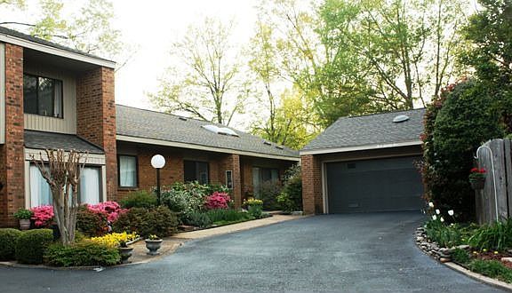 Front of condo/2 car garage