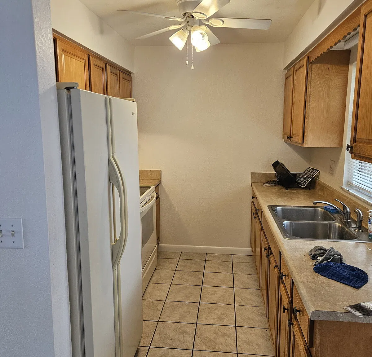 3 bed, 2.0 bath, 1168 sqft, $2,495 — Photo 2