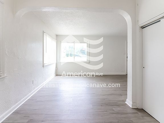 1339596_005_living_room_13798909.jpg