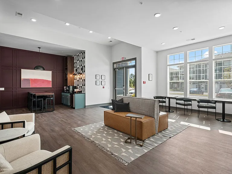 Shoreline Flats Apartments — Photo 6
