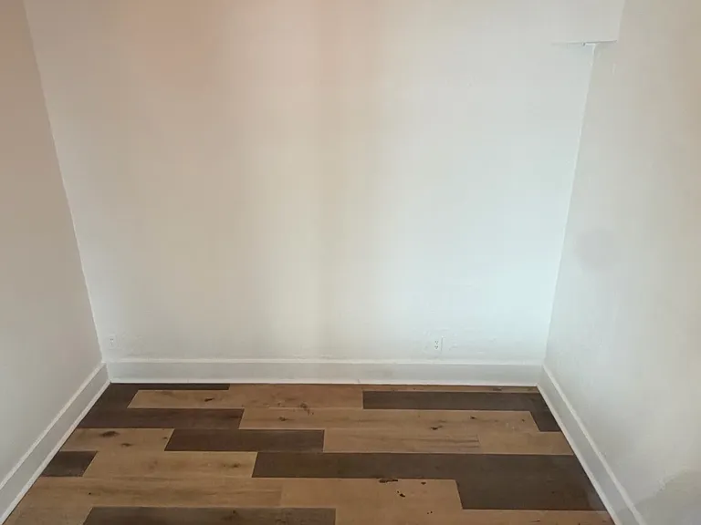 210 E High Ave #1/2 — Photo 9