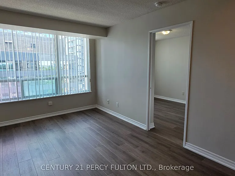 18 Parkview Ave #1811 — Photo 13