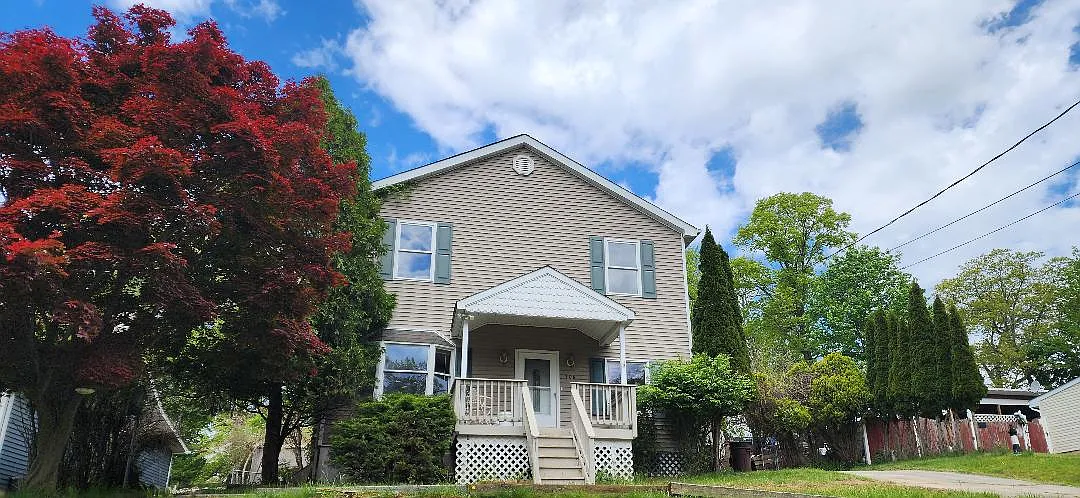 4 bed, 2000 sqft, $3,200 — Photo 1