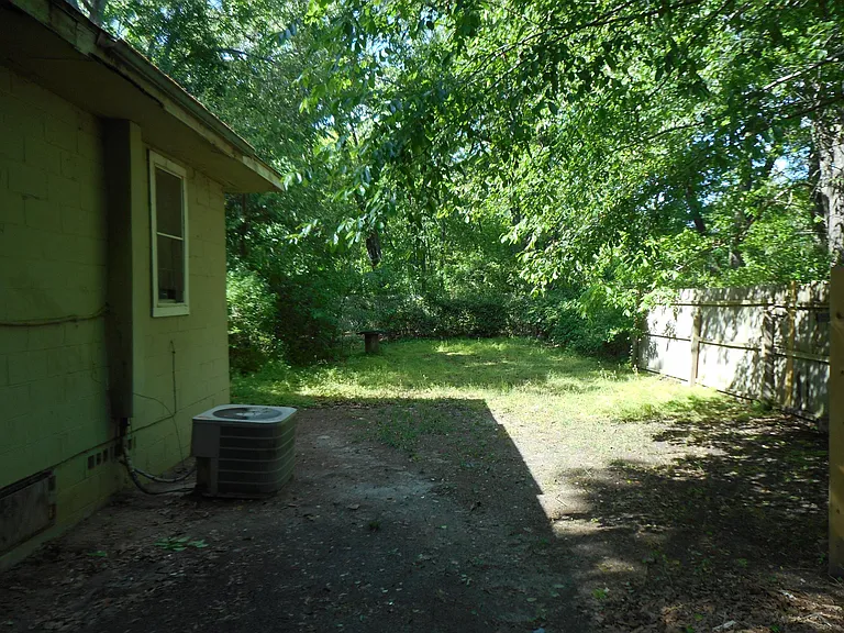 5565 Thistledown Dr — Photo 8