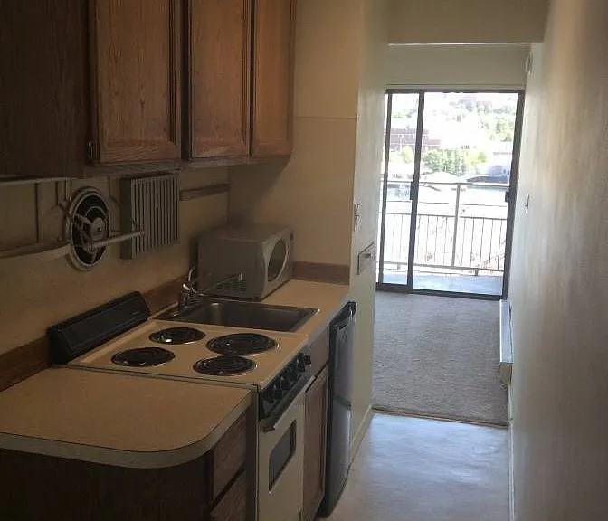 Lanai Apartments — Photo 8