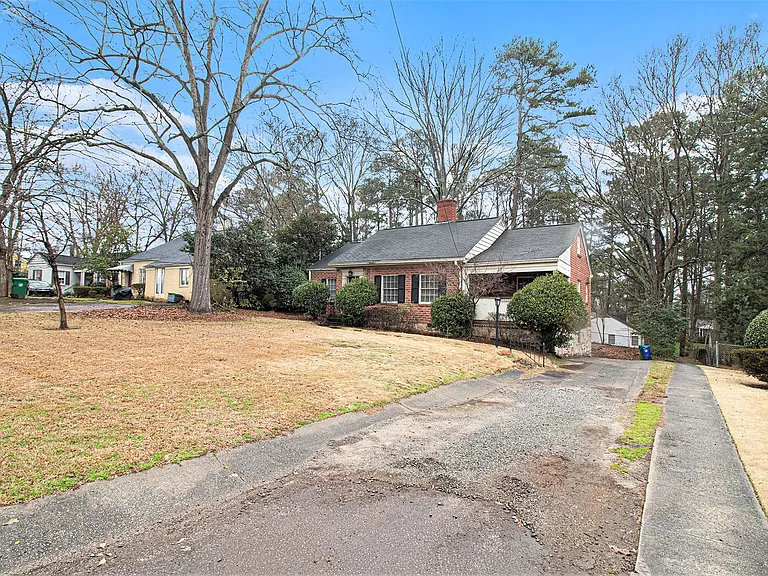 1946 N Decatur Rd — Photo 2