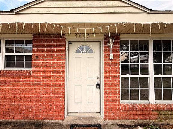 3rd image of 1645 Dogwood Dr