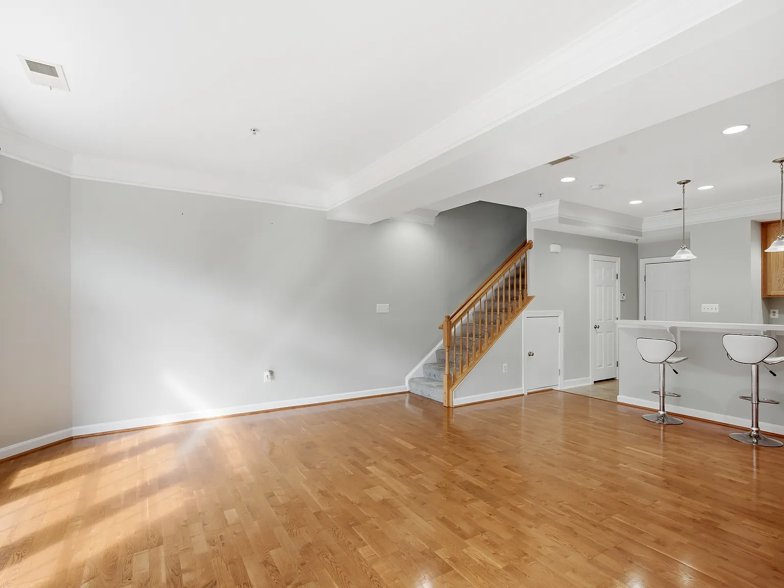 3 bed, 2.5 bath, 1665 sqft, $2,825 — Photo 4