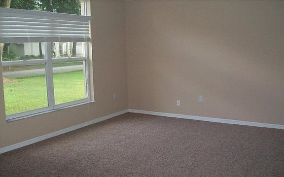 5th image of 1379 Hyde Park Dr