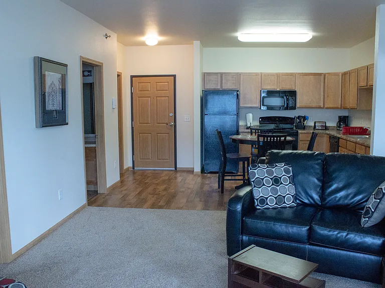 Amber Pointe Apartments — Photo 1
