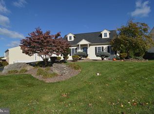 105 Damascus Dr, Blandon, PA 19510
