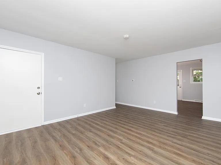 299 Locust Ave #1 — Photo 4