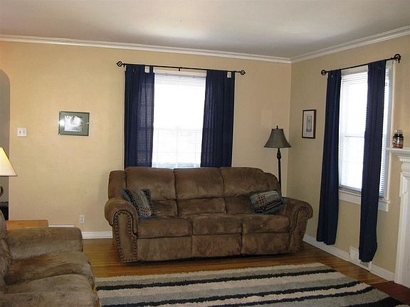 2nd image of 1143 Ravenswood Dr