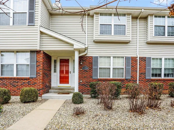 1708 S Wisteria Dr, Saint Charles, MO 63303