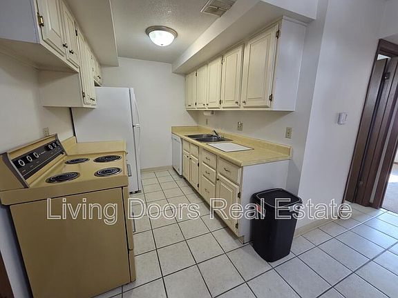 2nd image of 814 S 18th St #7