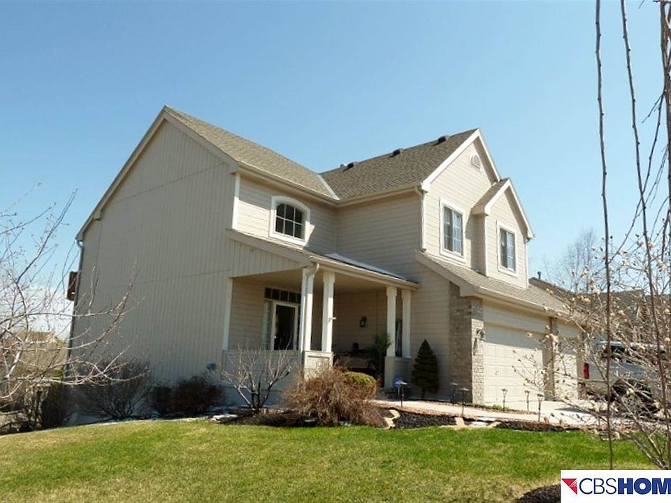 1st image of 607 S 186th St
