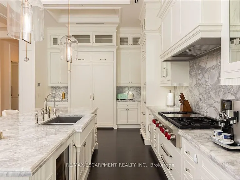 300 Randall St #Penthouse 1 — Photo 24