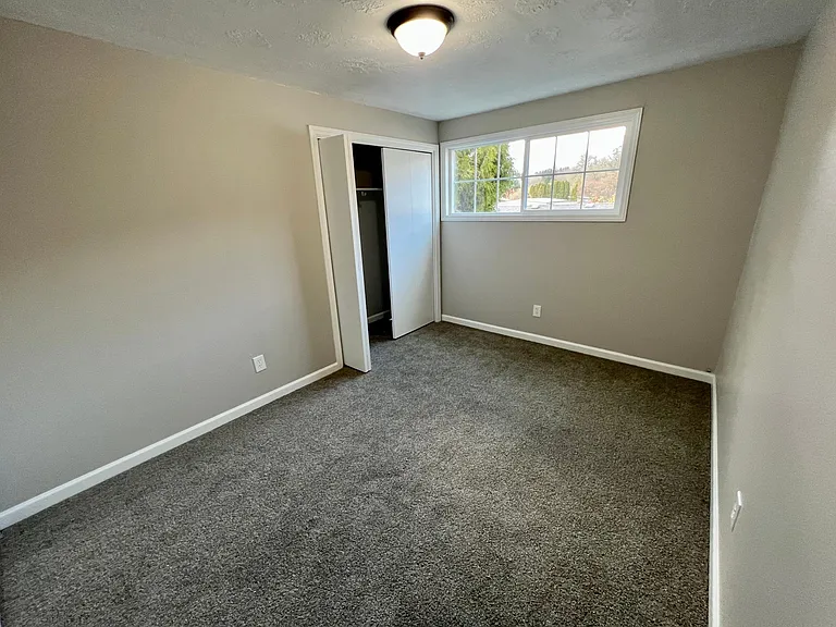 2575 NW Fairlawn St — Photo 30