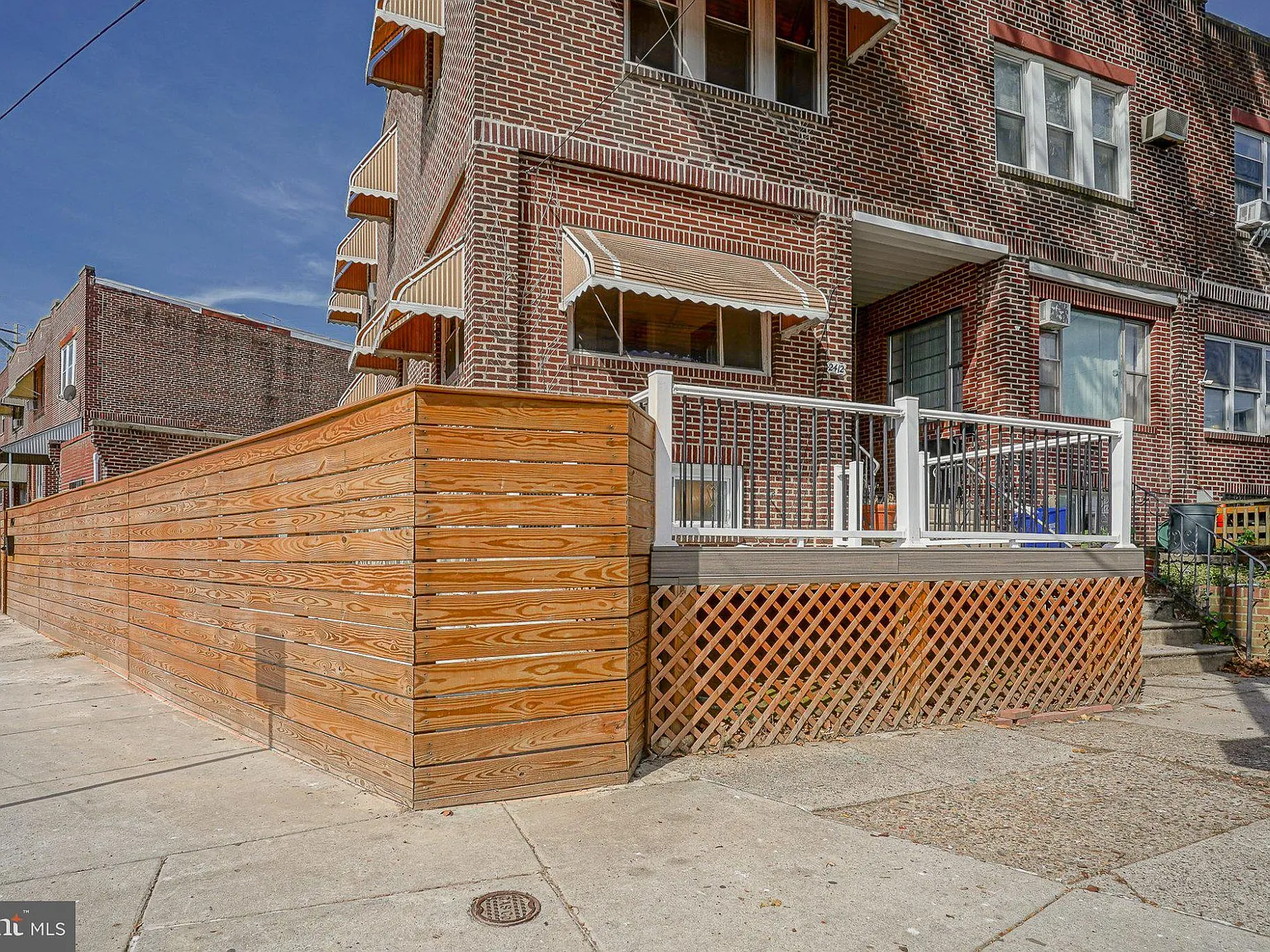 1 bed, 1.0 bath, 600 sqft, $1,600 — Photo 2
