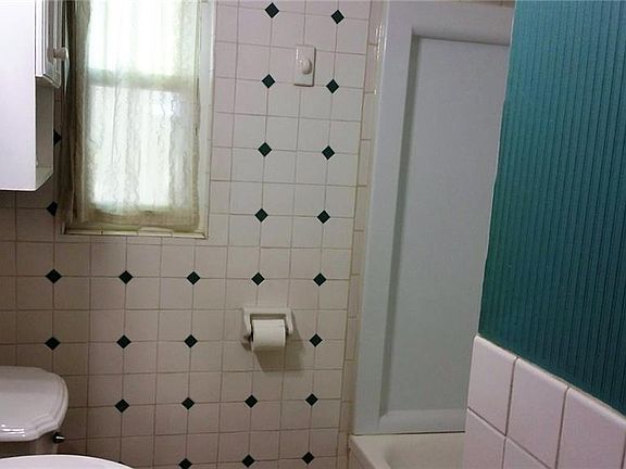 5th image of 1403 Salton Dr