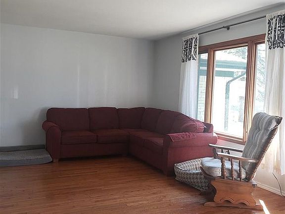 3rd image of 3878 Lucille Dr