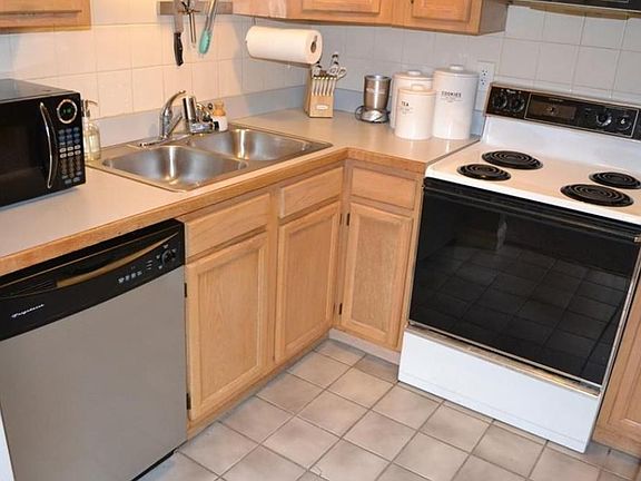 3rd image of 1040 Spotswood Ave APT 106