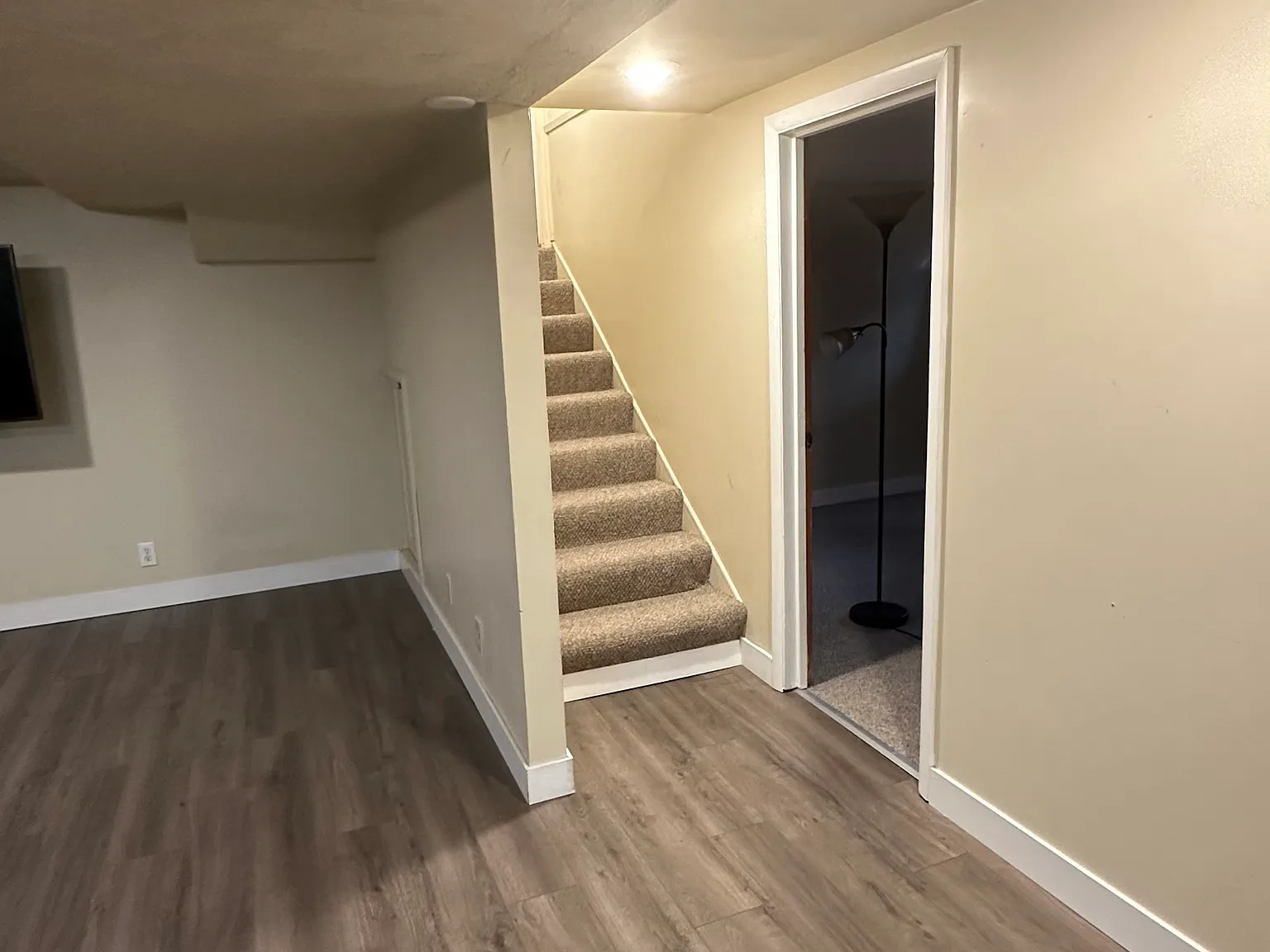 2 bed, 1000 sqft, $1,600 — Photo 3