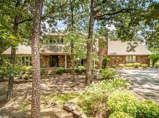 8 Pebble Beach Dr, Little Rock, AR 72212