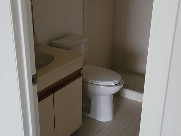 3rd image of 5310 Royal Palm Ave