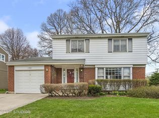 136 N Gibbons Ave, Arlington Heights, IL 60004