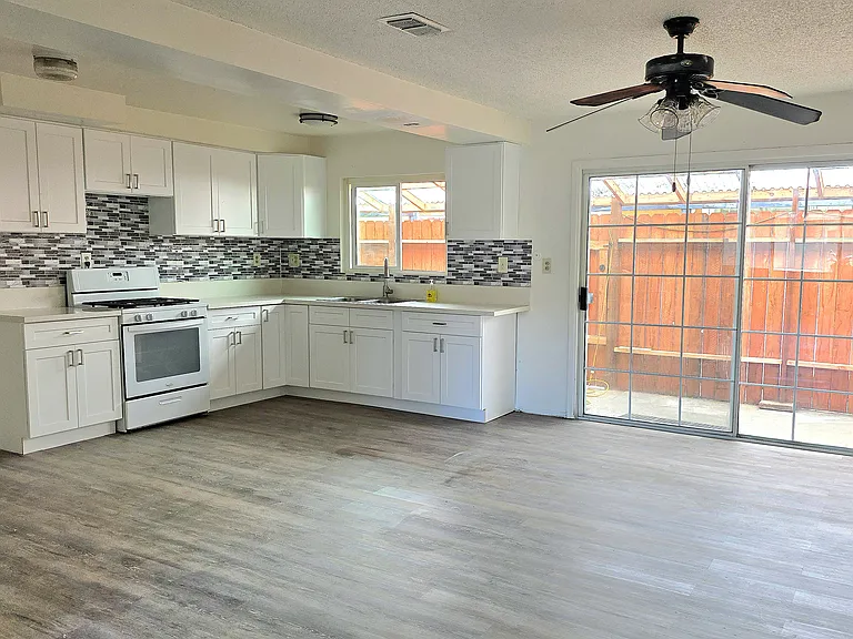 3053 W Coolidge Ave #2 — Photo 4