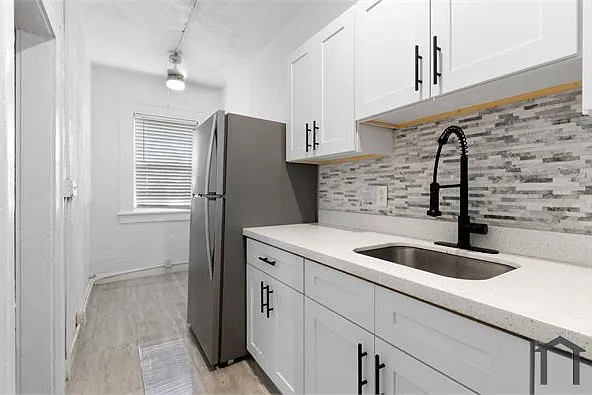 323 N Westland Ave #2 — Photo 6