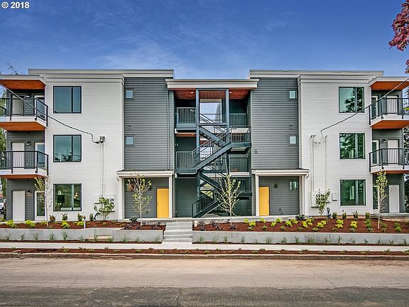 5th image of 7017 NE Grand Ave Unit 204